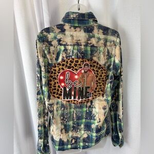 LUKE BRYAN‎ graphic tshirt Upcycled COTTON PLAID shirt Hollister Valentines 620